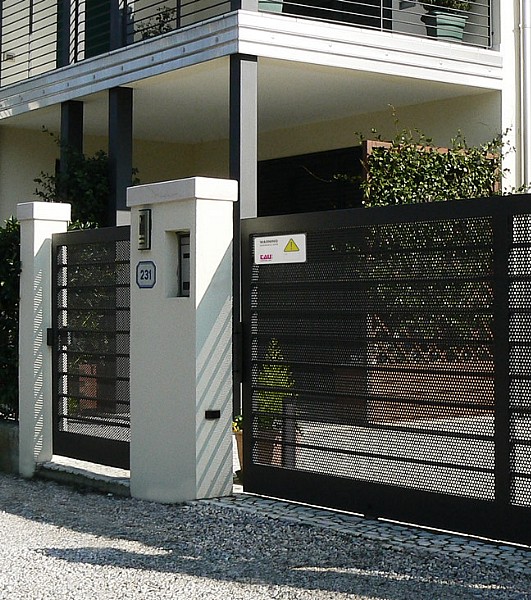 Installation Portail Mororise Electrique Antibes 06160